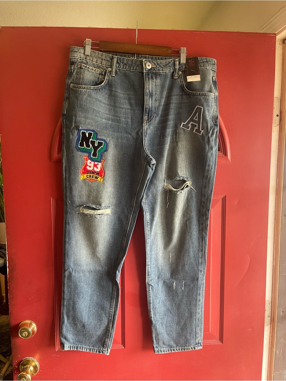 No Boundaries Women's Blue Distressed Boyfriend Jeans with NY Patch